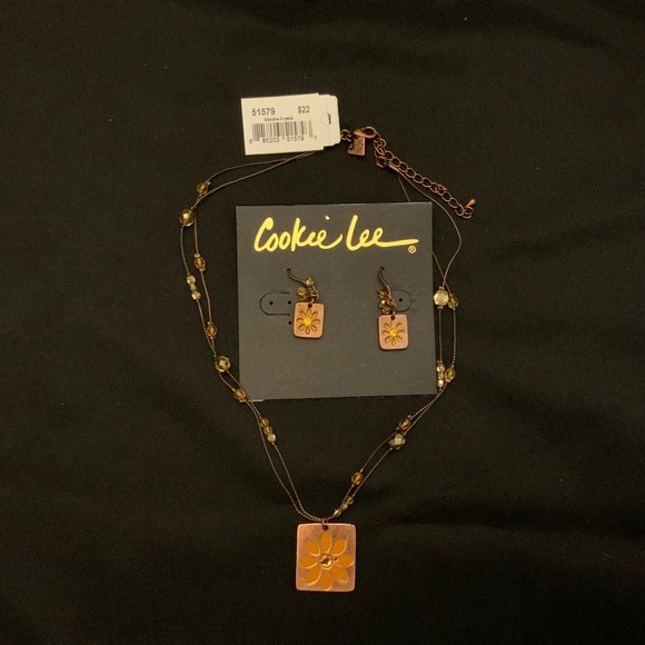 S6/ NWT 18” Cookie Lee Necklace & Earring Set 6 - Copper Square with crystals - Picture 1 of 3